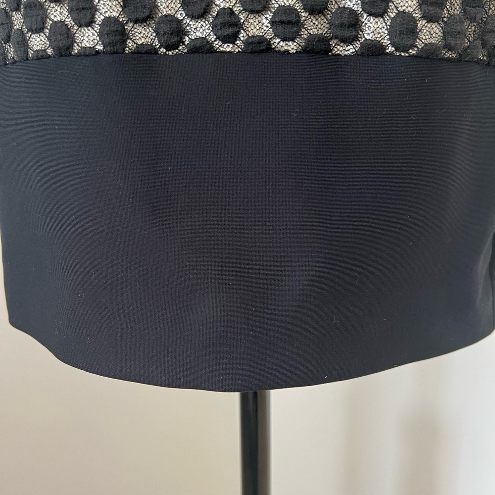 Dress made by designer MARC BOUWER HYBRID - Picture 11 of 17